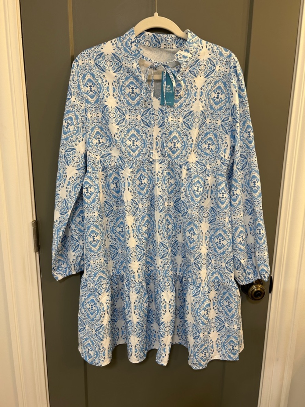 Cupshe Blue and White Printed Long Sleeve Tunic Dress Women’s size medium
